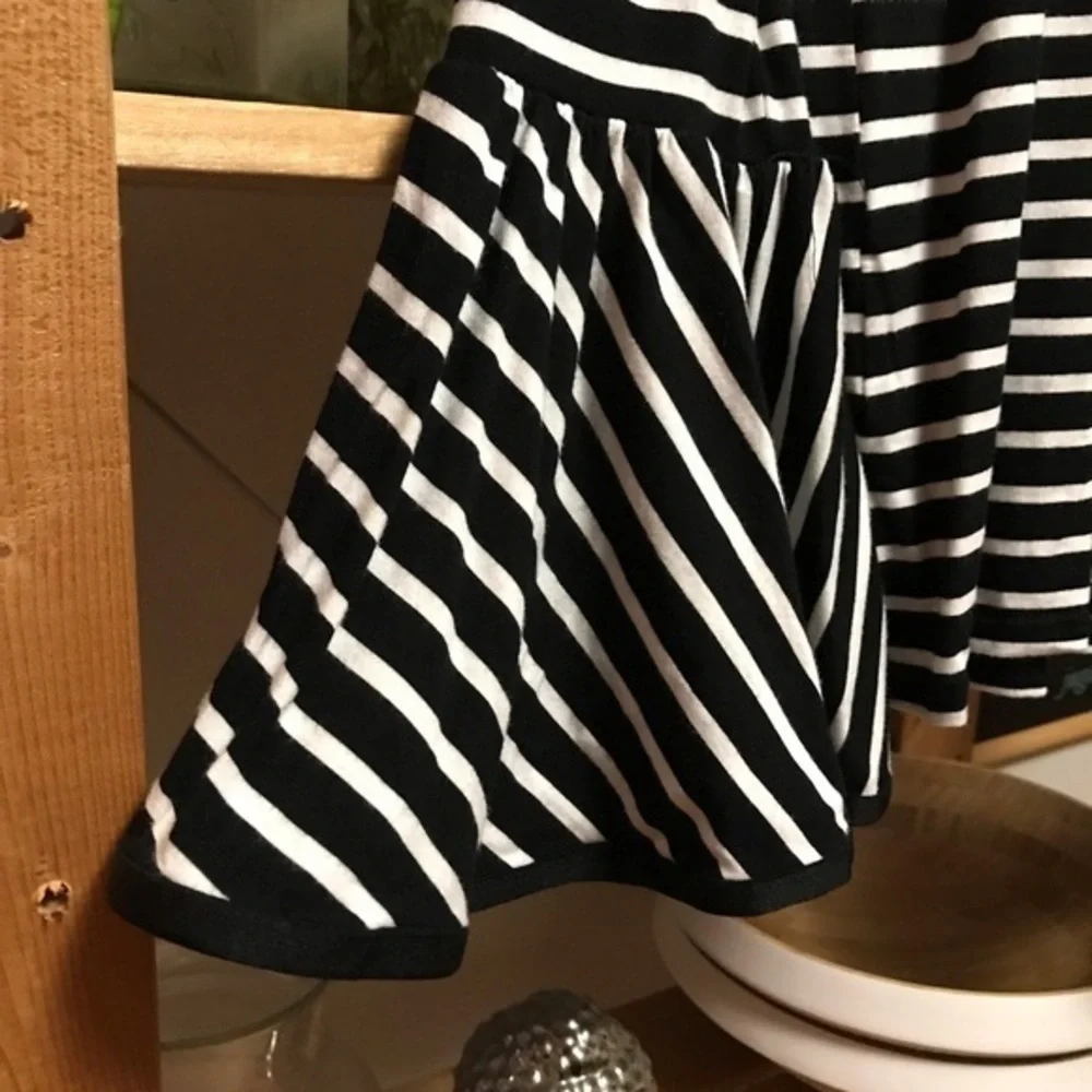 Style Mafia Black White Stripe Poppy Bell Sleeve Shirt Medium - Picture 7 of 12